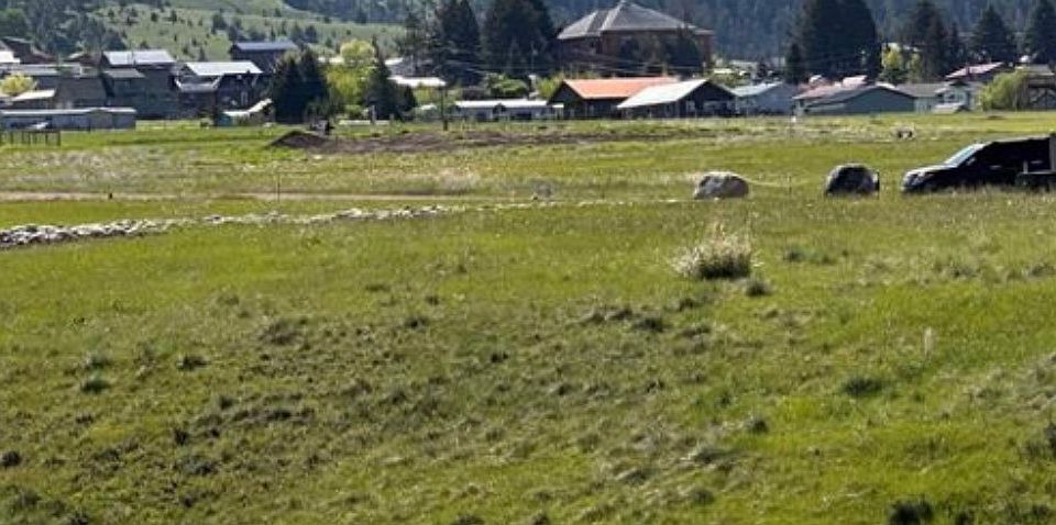 1st image of 1 Wolf Ln