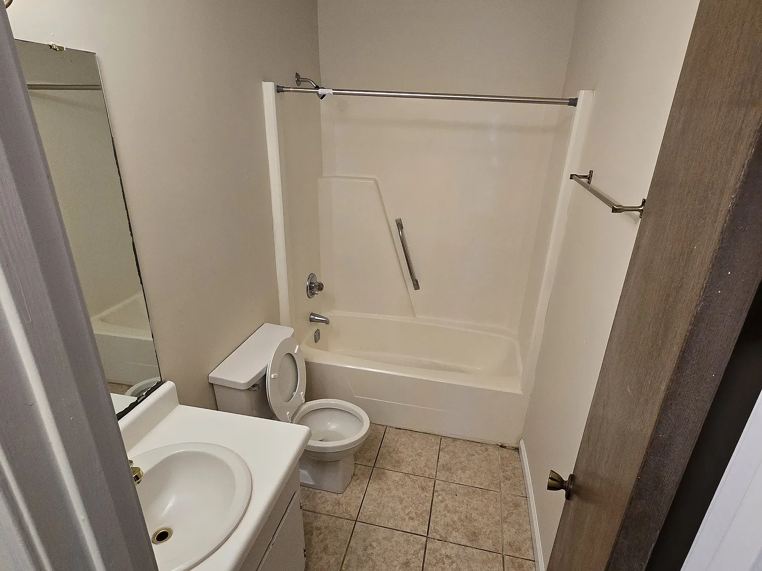 3 bed, 1303 sqft, $1,150 — Photo 4