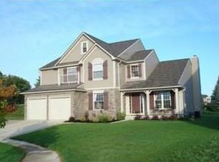 8521 Parkridge Dr, Dexter, MI 48130