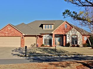 2916 Boulder Ct, Edmond, OK 73003