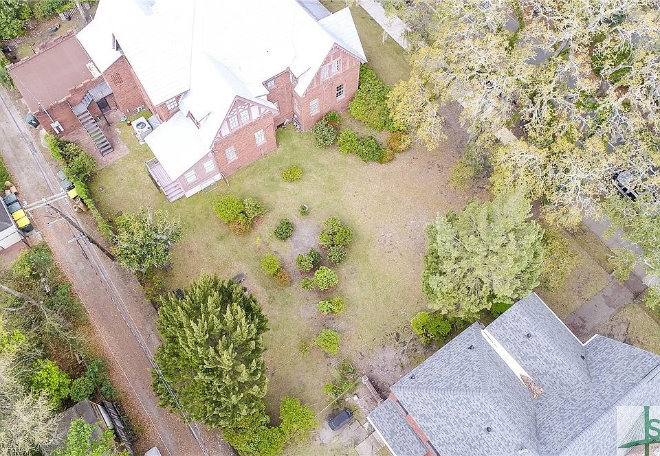2nd image of 29 Washington Avenue