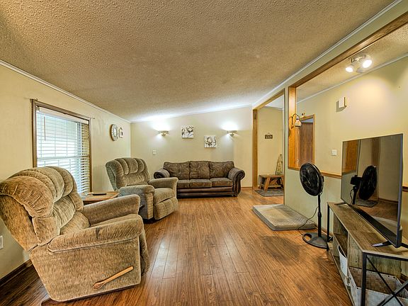 5th image of 4065 S Lyons Rd