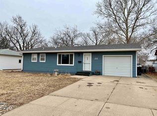 211 James Pl, Yankton, SD 57078