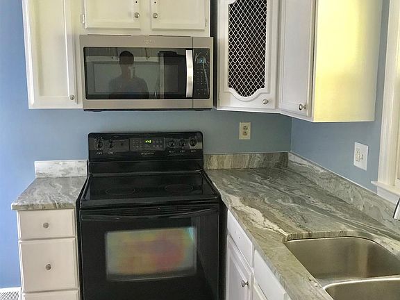 5th image of 3509 King Arthur Dr
