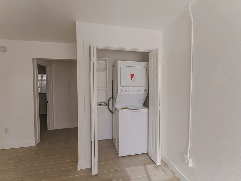 1322 W Roosevelt St #9 — Photo 6