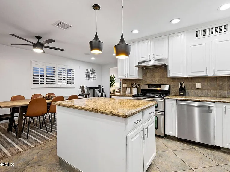 8336 E Sells Dr — Photo 4