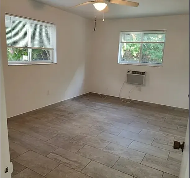 7839 N Bayshore Dr #6 — Photo 5