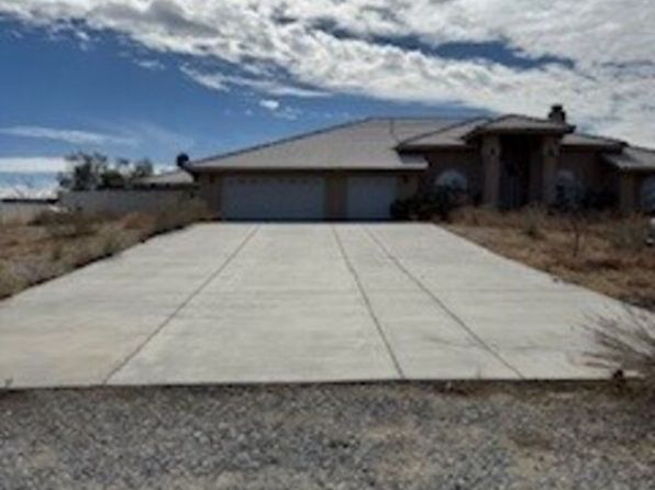 1861 Calaveras Rd, Pinon Hills, CA 92372