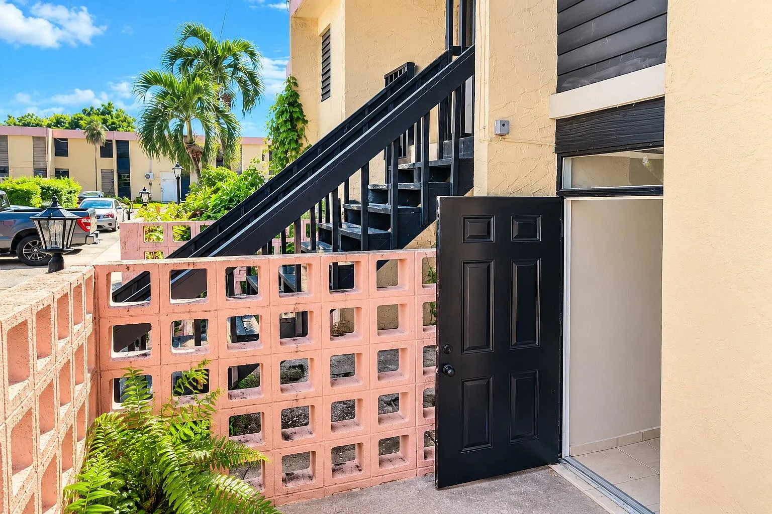 1 bed, $1,000 — Photo 1