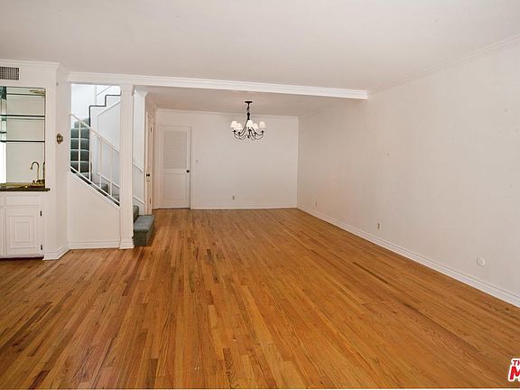 4th image of 634 Wilcox Ave