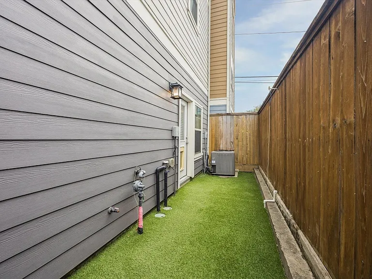 739 Dorothy St — Photo 20