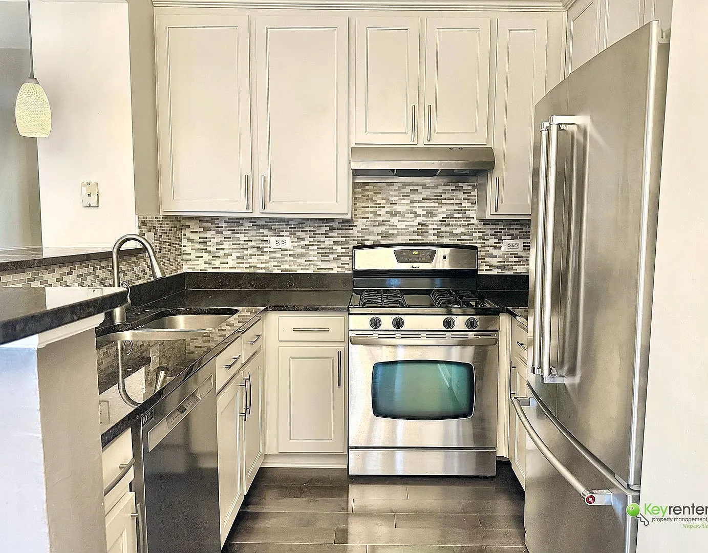 Charming 2-Bed, 2.5-Bath Rental in Blackberry Countryside 2411 Courtyard Cir, Unit 4 — Photo 3