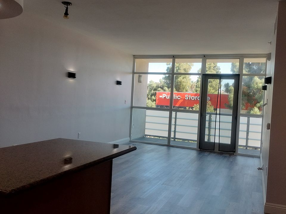 Open Floor Plan seamless transition from kitchen to living area