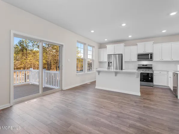 37 Wembley Way, Tinton Falls, NJ 07753