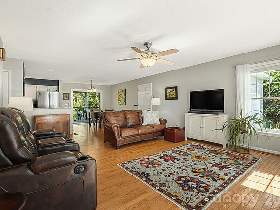 3rd image of 40 Harold Sluder Rd