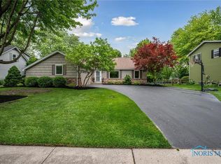 1708 Christopher Ln, Maumee, OH 43537