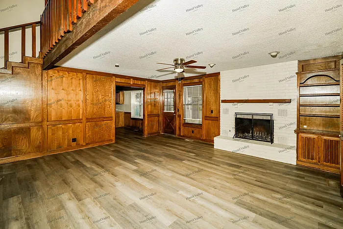 4 bed, 2.0 bath, 2079 sqft, $2,230 — Photo 4