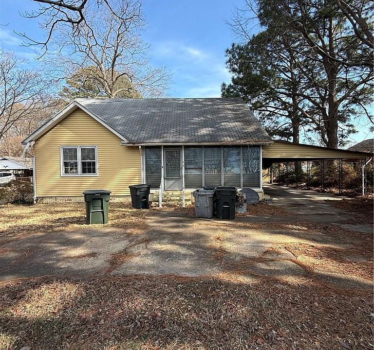 1st image of 916 Old Big Bethel Rd