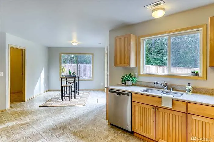21242 Brevik Pl NW — Photo 4