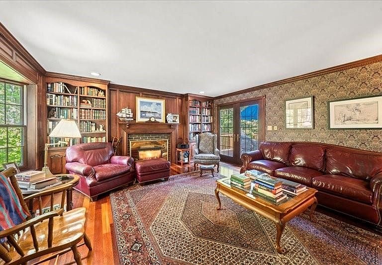 Listing photo 5