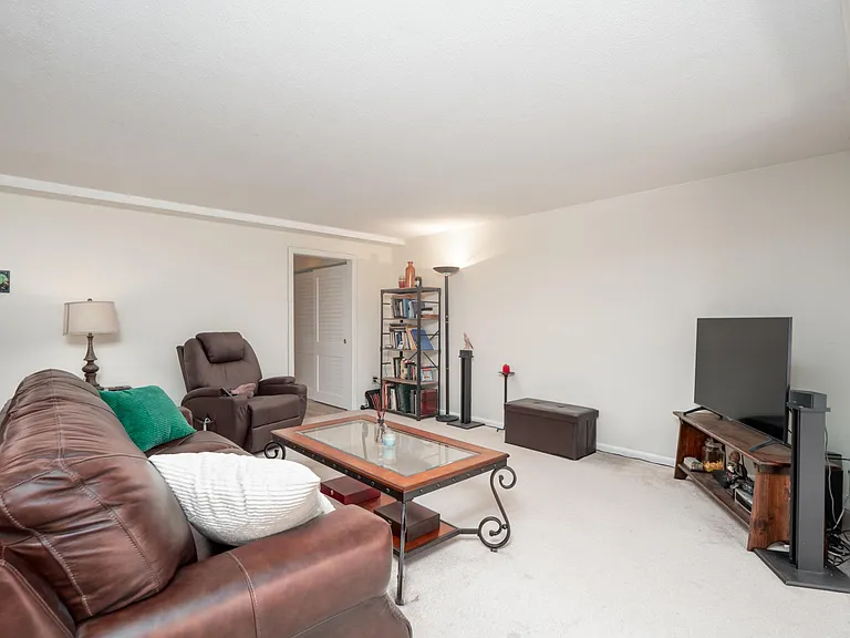 374 Great Rd #11 — Photo 8