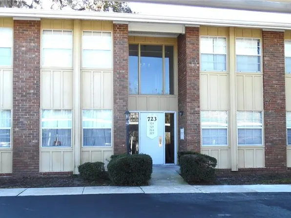 723 Perkins St APT 104, Leesburg, FL 34748