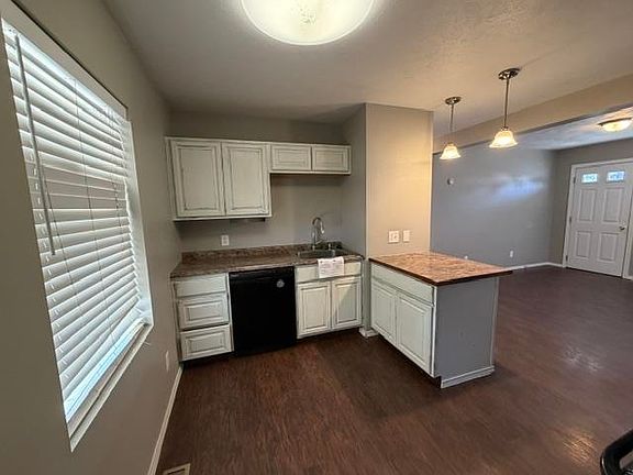 5th image of 4508 N Best Rd