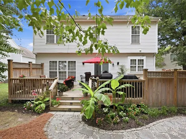 4020 Maid Marion Ct, Jamestown, NC 27282