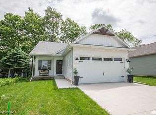326 S West St, Tremont, IL