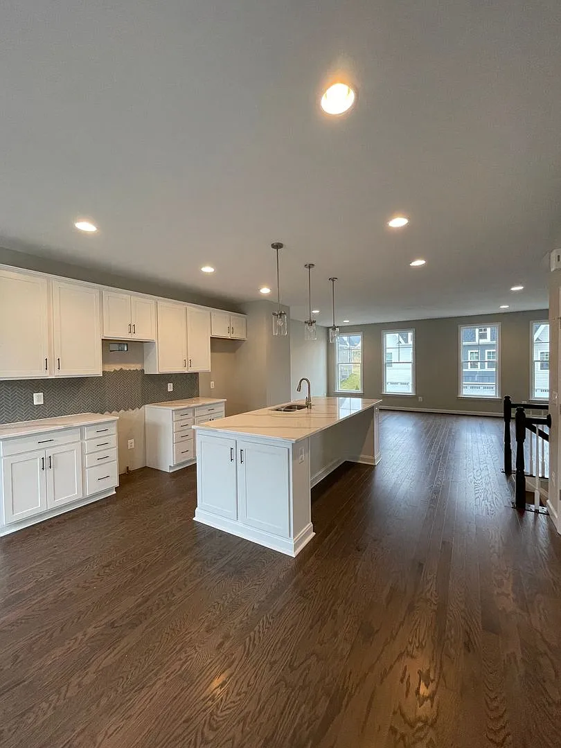 Townhouse for Rent in Preston Lake — Photo 3