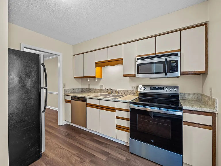 3112 Coachmans Way — Photo 9