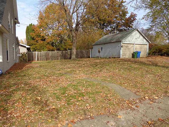 2nd image of 420 W Poisal St
