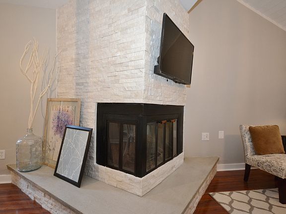 Beautiful new gas fireplace