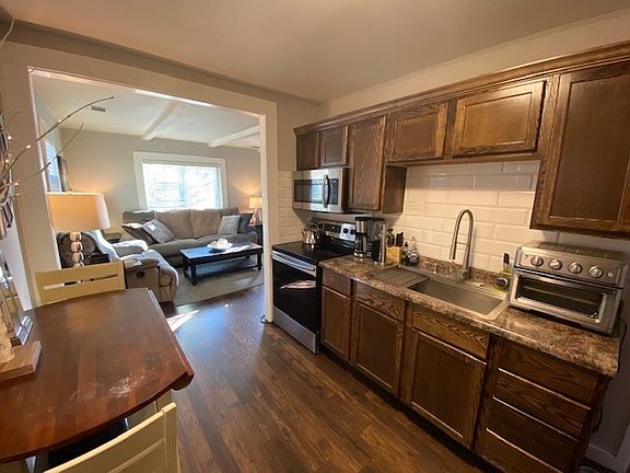 4th image of 2124 Ravenswood Dr