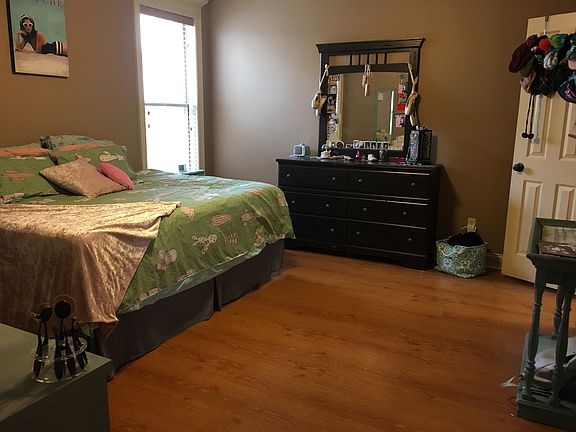 2nd image of 210 Harbor Bend Blvd