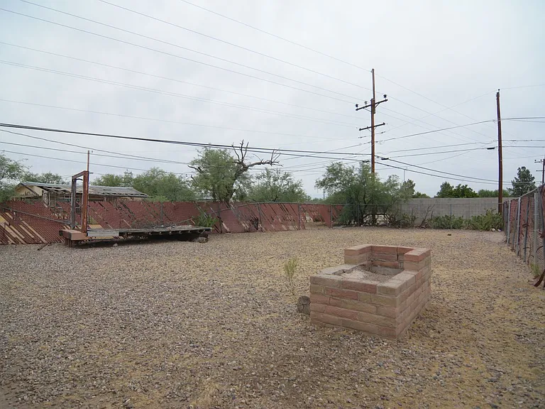1074 W Pennsylvania Dr — Photo 17