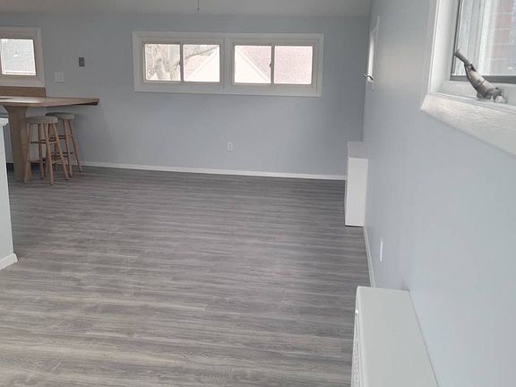 3rd image of 181 Hardy Ln