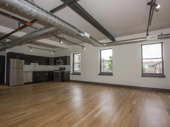 190 Christopher Columbus Drive image 2 of 11