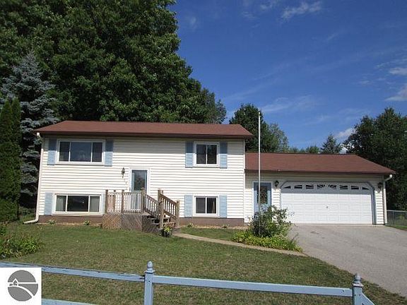 2nd image of 7404 Scotchwood Ln