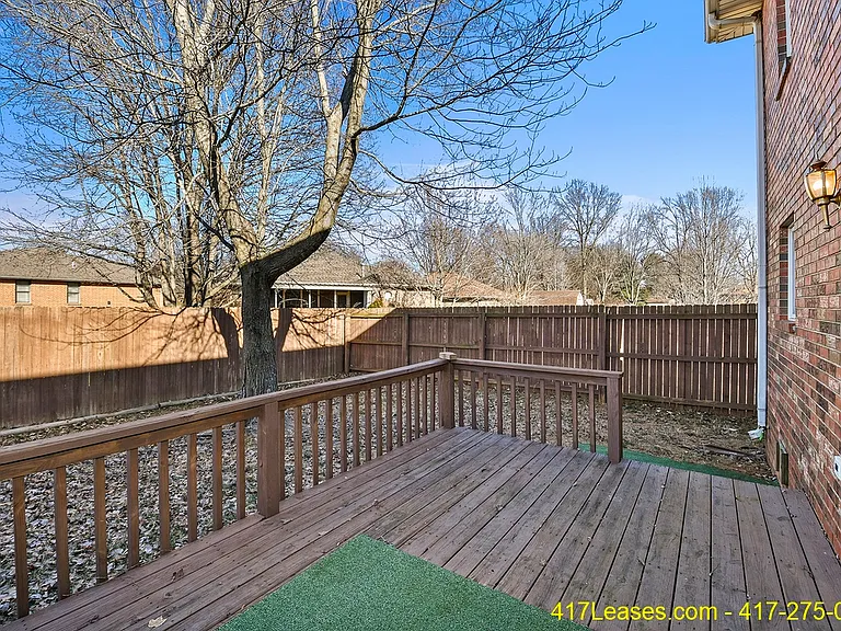 1261 E Lakewood St — Photo 41