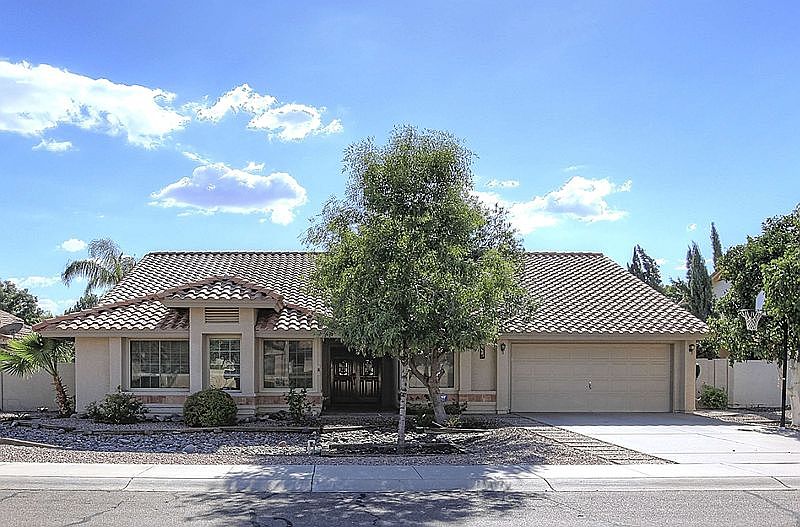 1st image of 983 E Dava Dr