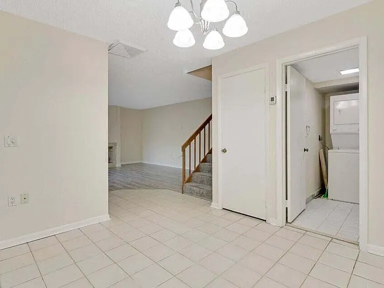 1304 13th Ln — Photo 5