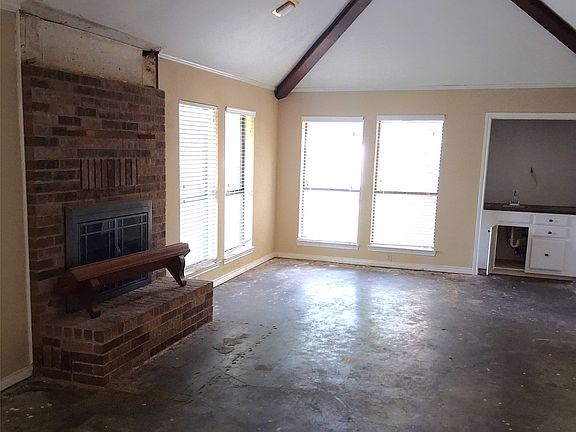 5th image of 319 Jamie Way