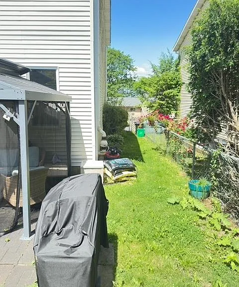 2858 Klein St — Photo 16
