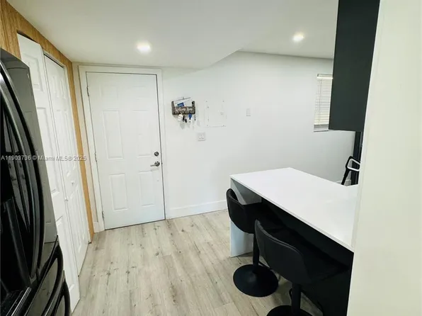 1555 W 44th Pl APT 214D, Hialeah, FL 33012
