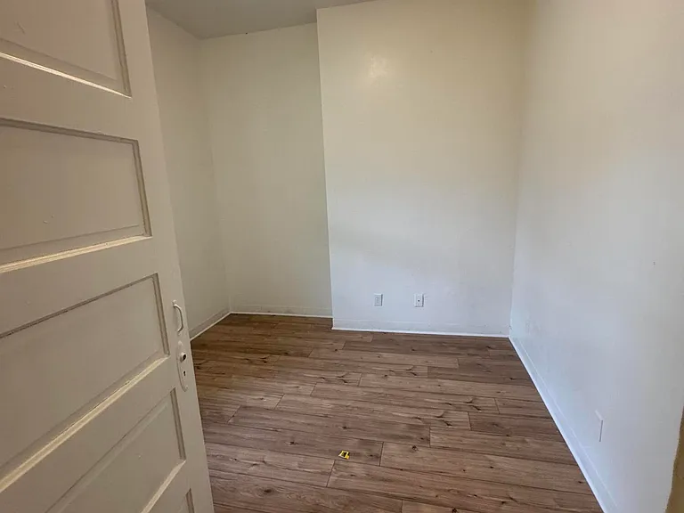 3860 Southern Pkwy — Photo 5