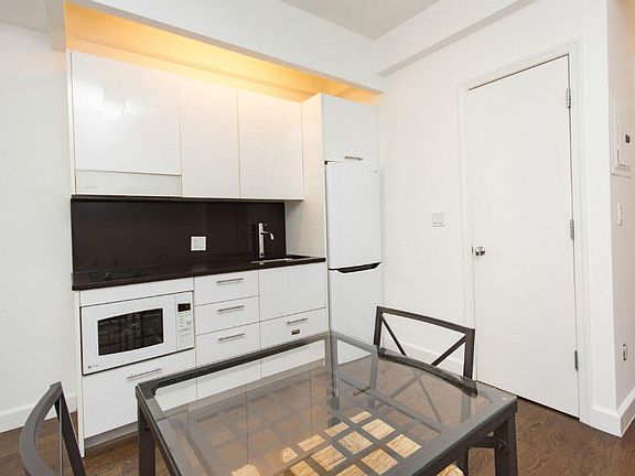 3rd image of 212 W 91st St APT 738