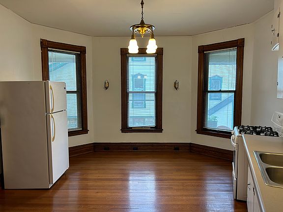5th image of 435 Woodward Ave APT A