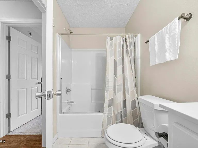 1720 Everitt Ave — Photo 7
