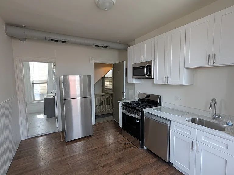 1362 N Bosworth Ave #2A — Photo 2